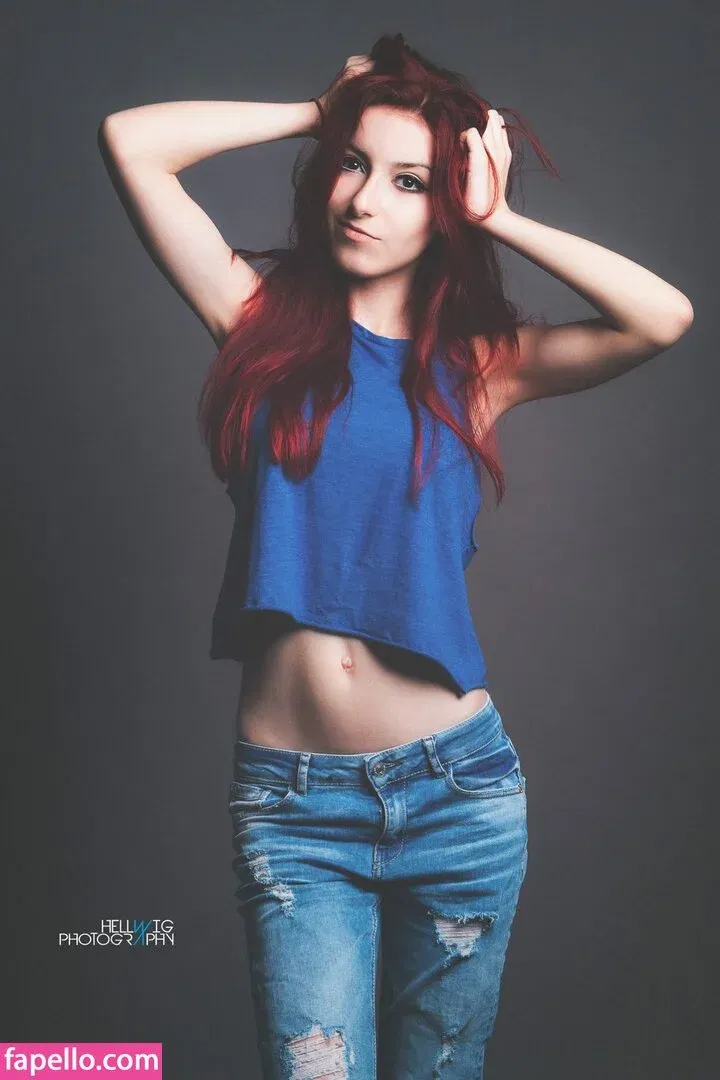 Anni The Duck Onlyfans Photo Gallery 