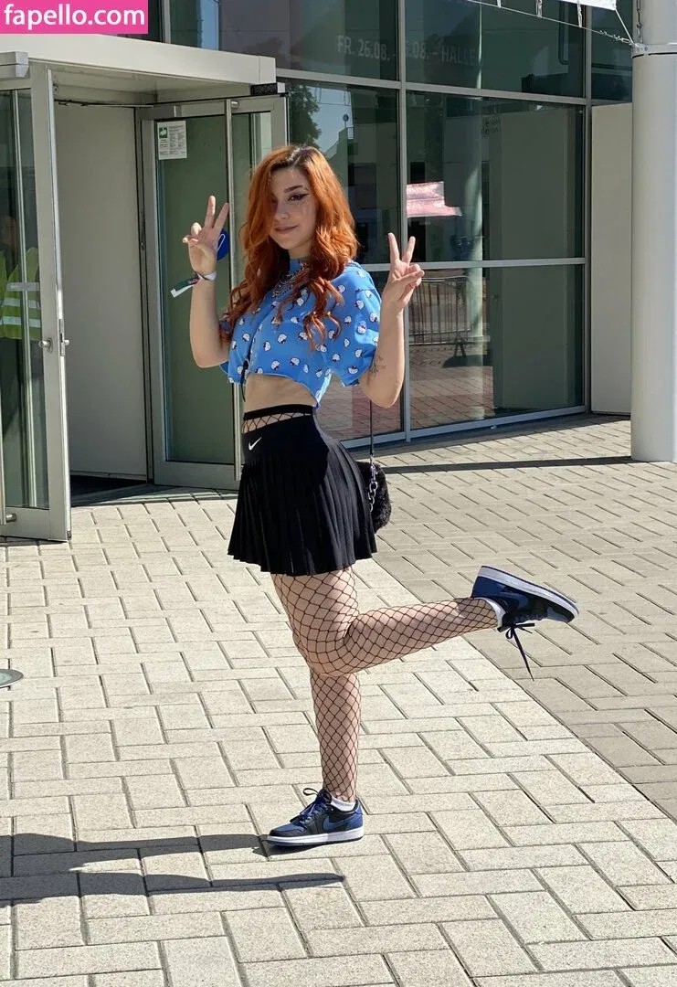 Anni The Duck Onlyfans Photo Gallery 