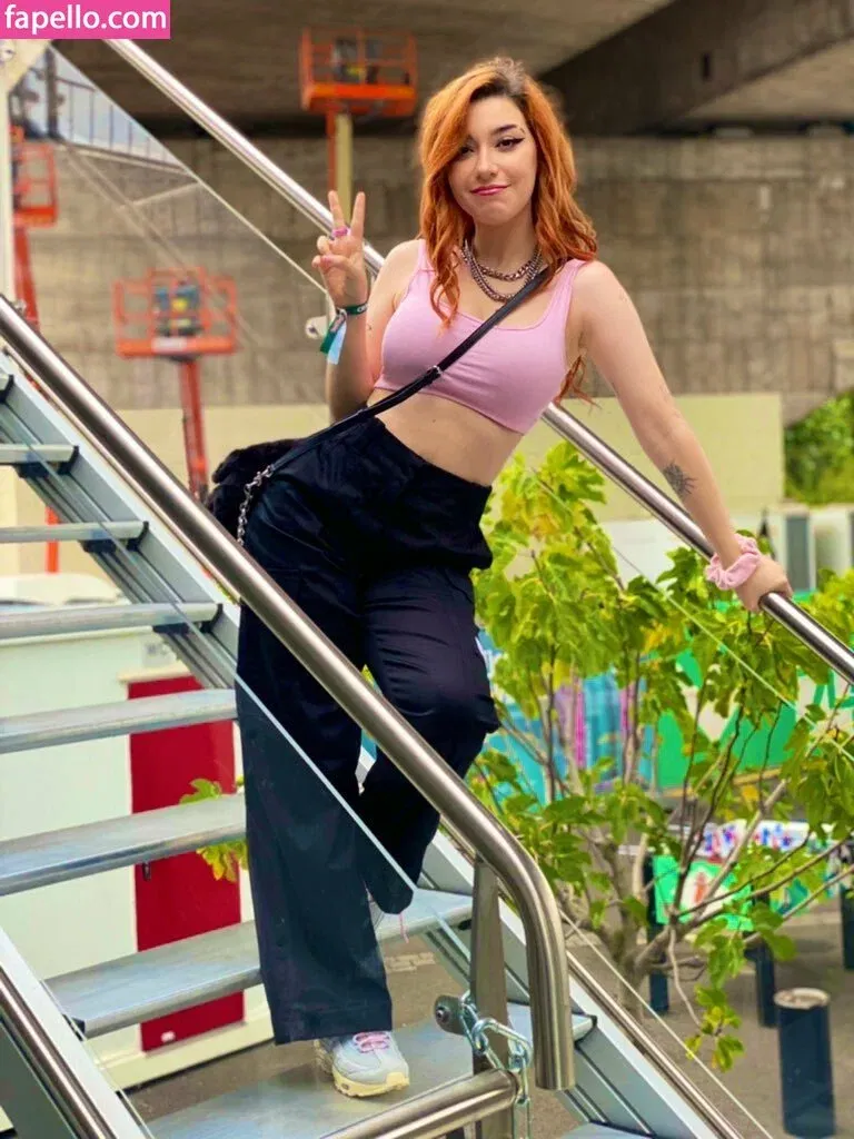 Anni The Duck Onlyfans Photo Gallery 