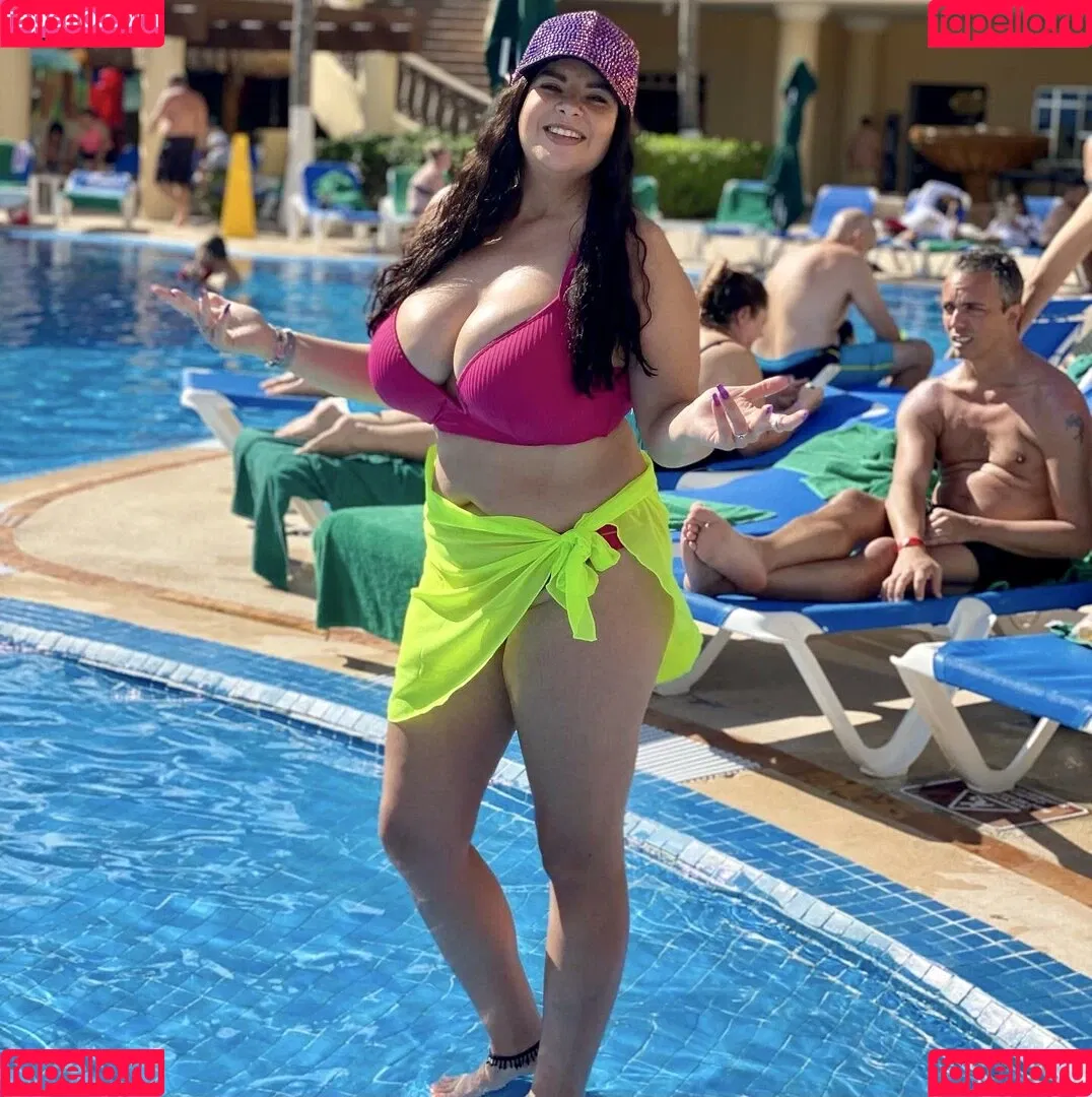 Terrisa Bukovinac Onlyfans Photo Gallery 