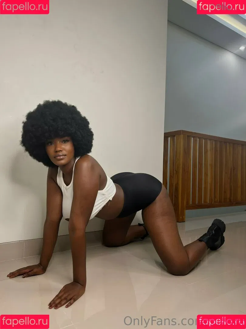 Isimbi Onlyfans Photo Gallery 