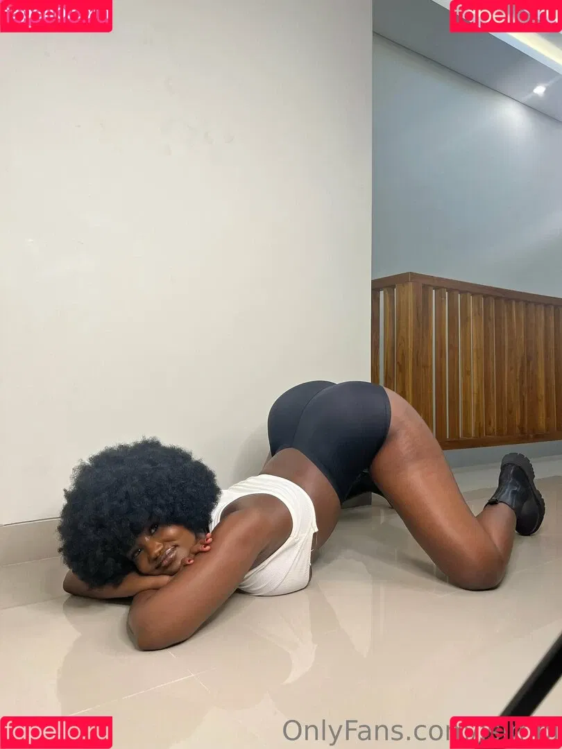 Isimbi Onlyfans Photo Gallery 
