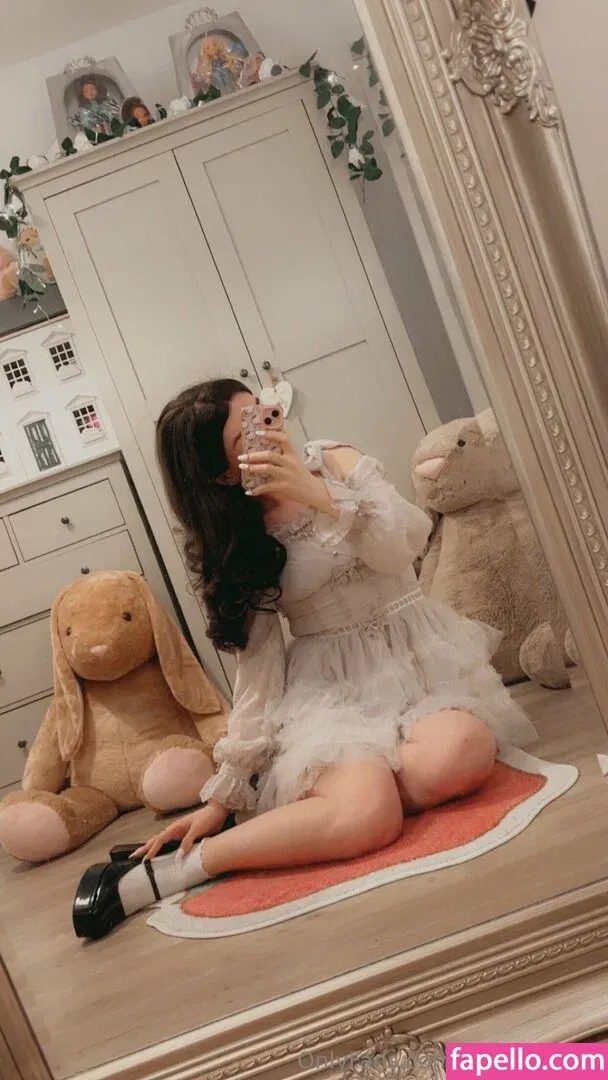 awwarabella Onlyfans Photo Gallery 