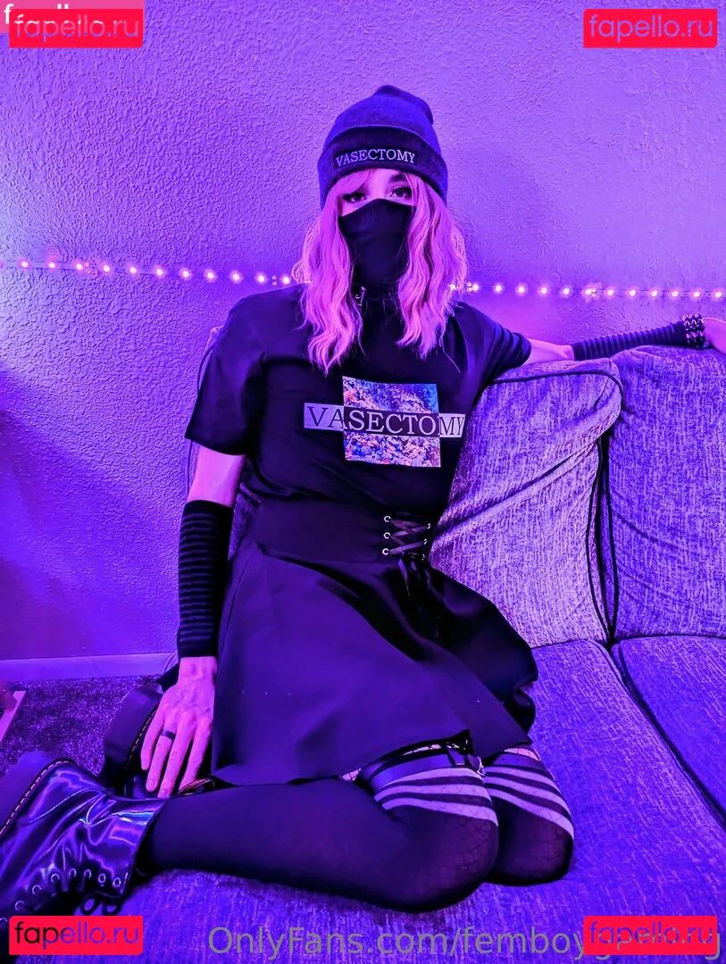 femboygaming Onlyfans Photo Gallery 