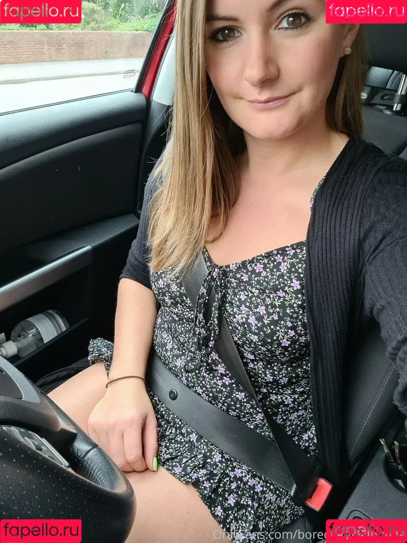 boredenglishwife Onlyfans Photo Gallery 