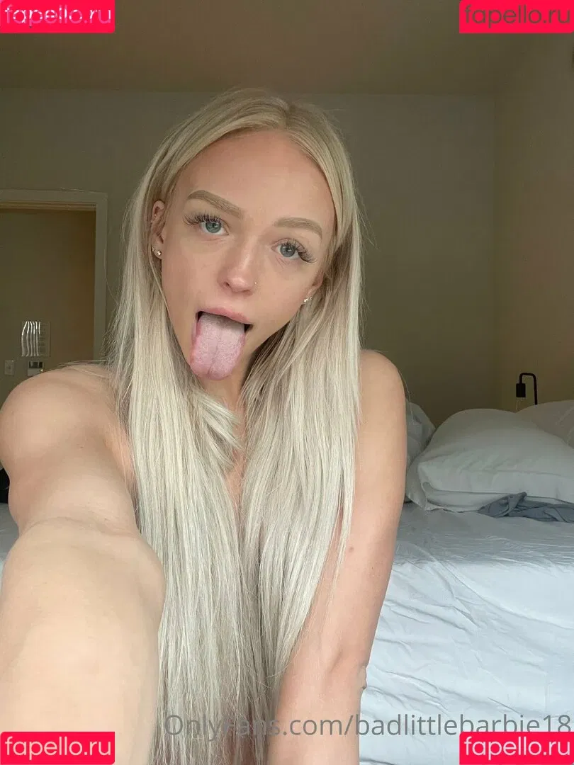badlittlebarbie18 Onlyfans Photo Gallery 