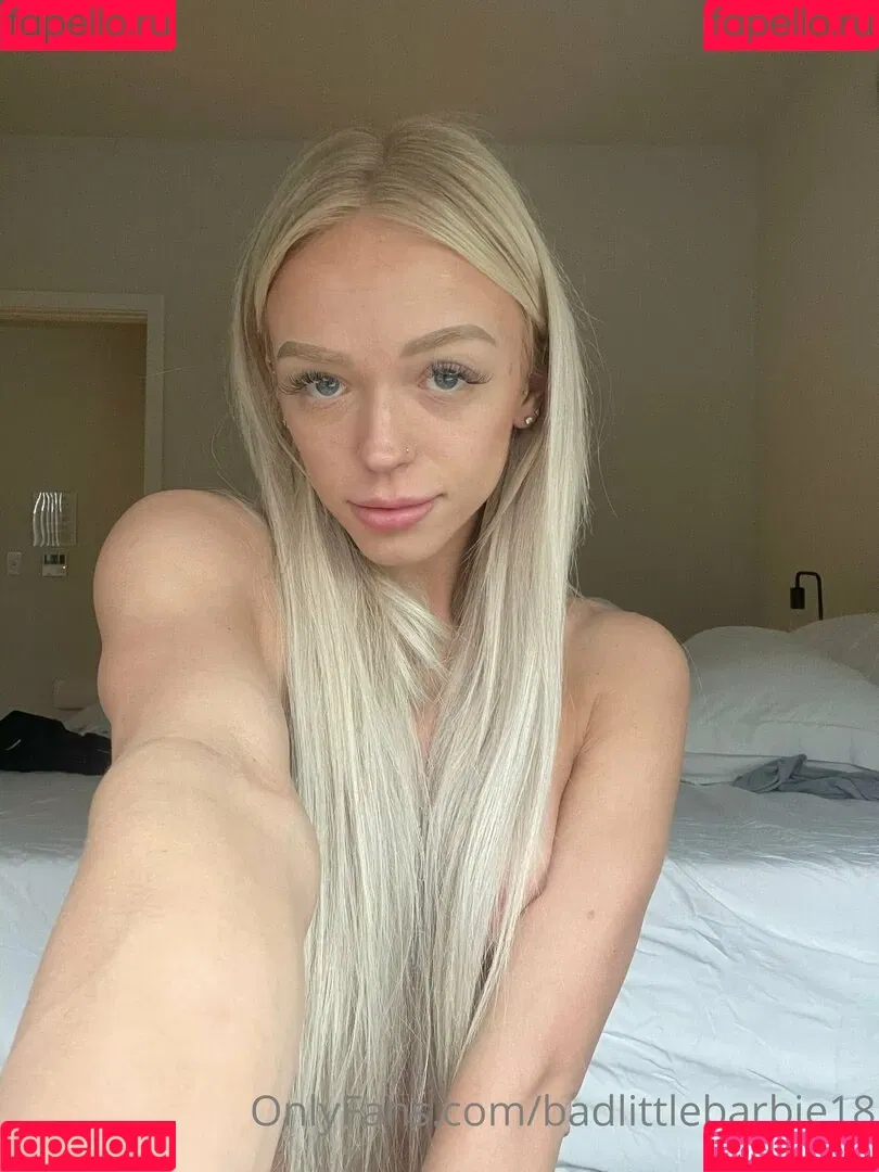 badlittlebarbie18 Onlyfans Photo Gallery 