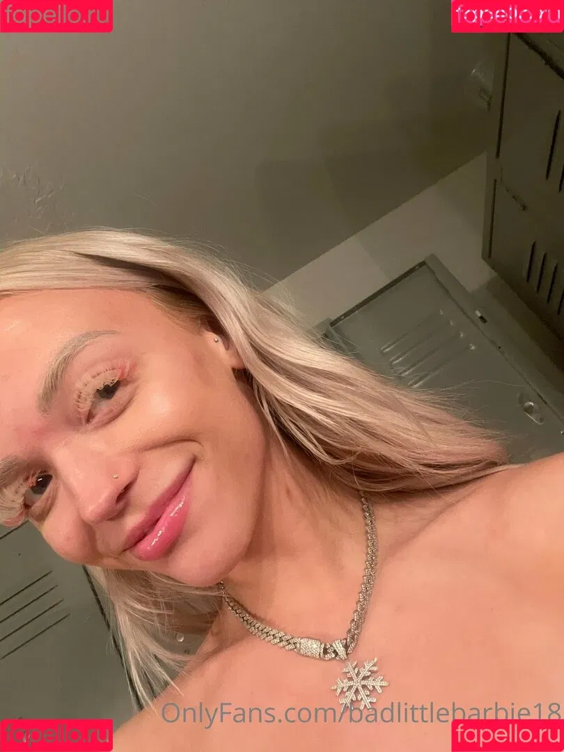 badlittlebarbie18 Onlyfans Photo Gallery 