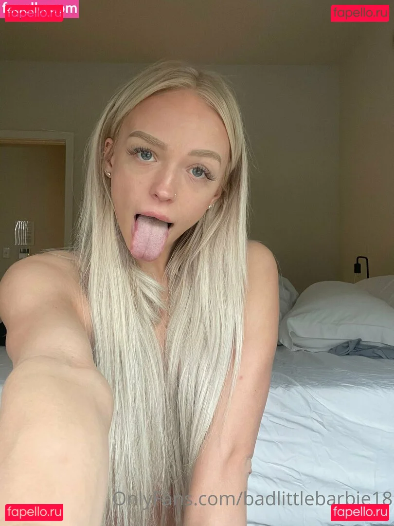 badlittlebarbie18 Onlyfans Photo Gallery 