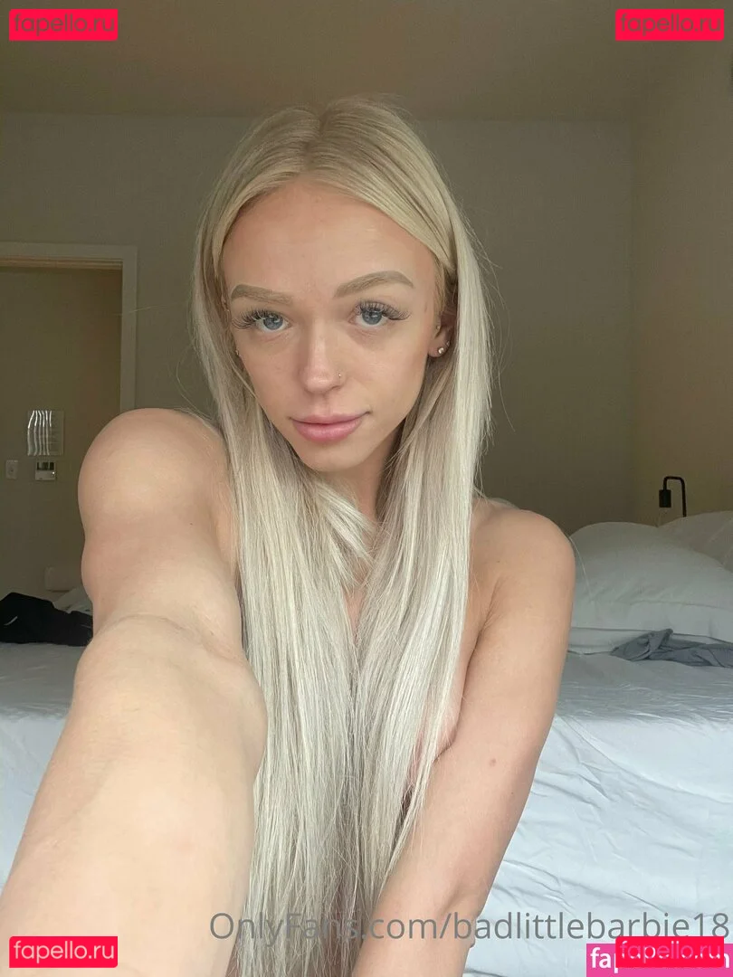 badlittlebarbie18 Onlyfans Photo Gallery 