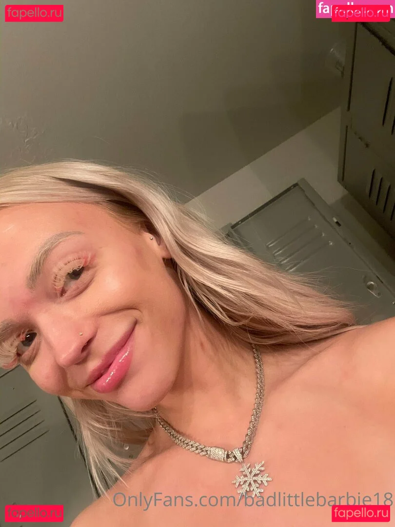 badlittlebarbie18 Onlyfans Photo Gallery 