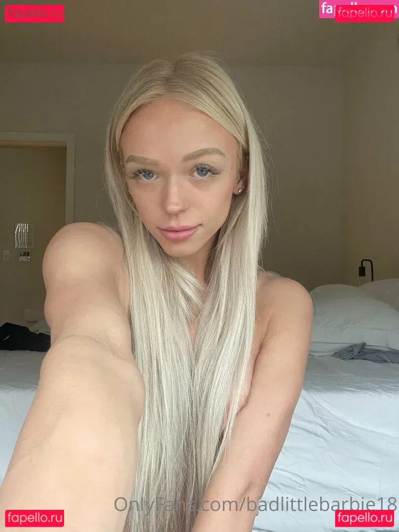 badlittlebarbie18 Onlyfans Photo Gallery 