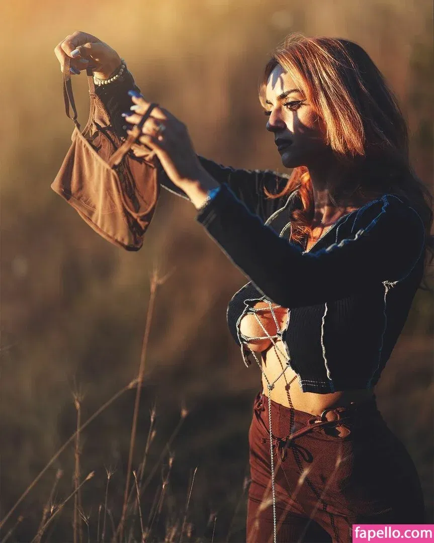 Linda Fioretti Onlyfans Photo Gallery 