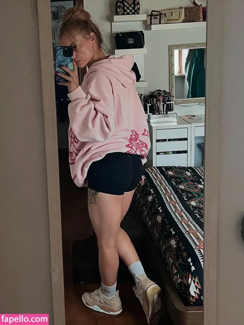 Linda Fioretti Onlyfans Photo Gallery 