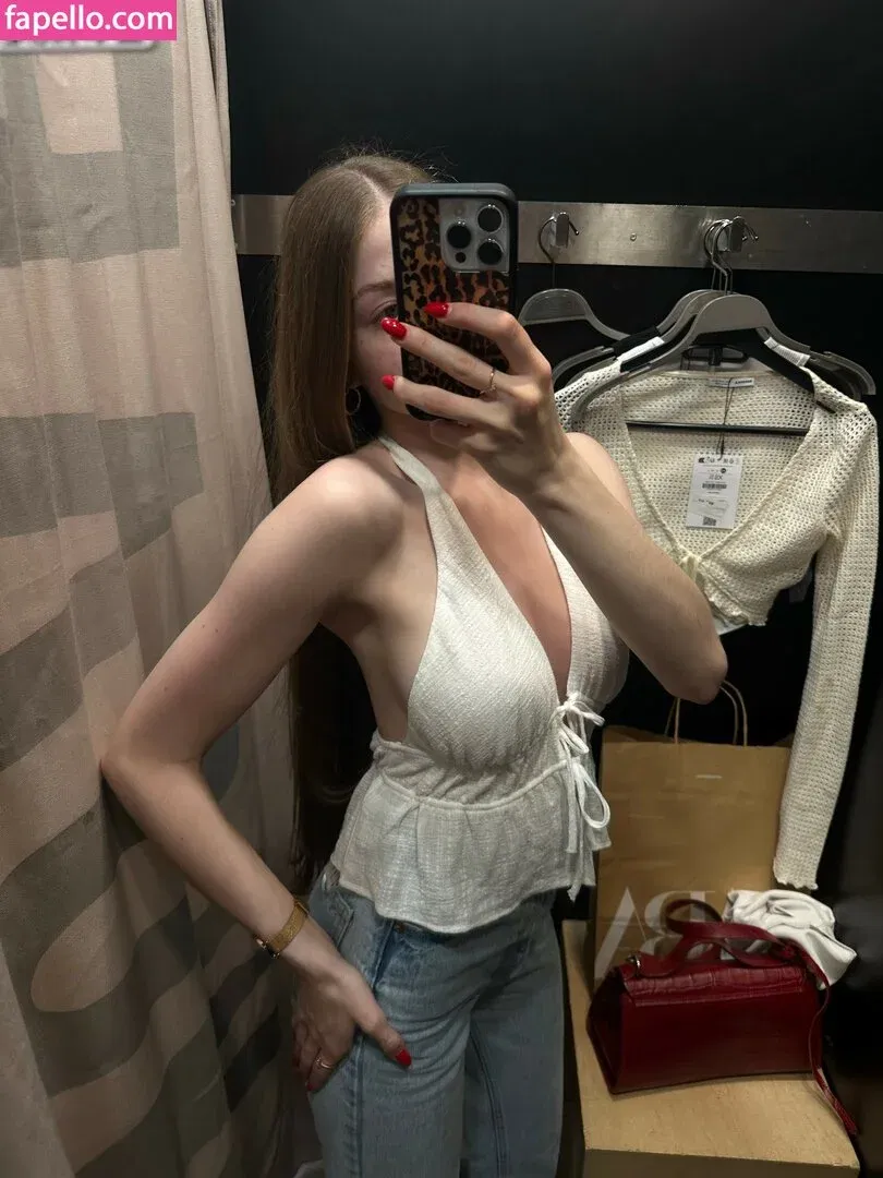 Amelia Korczak Onlyfans Photo Gallery 