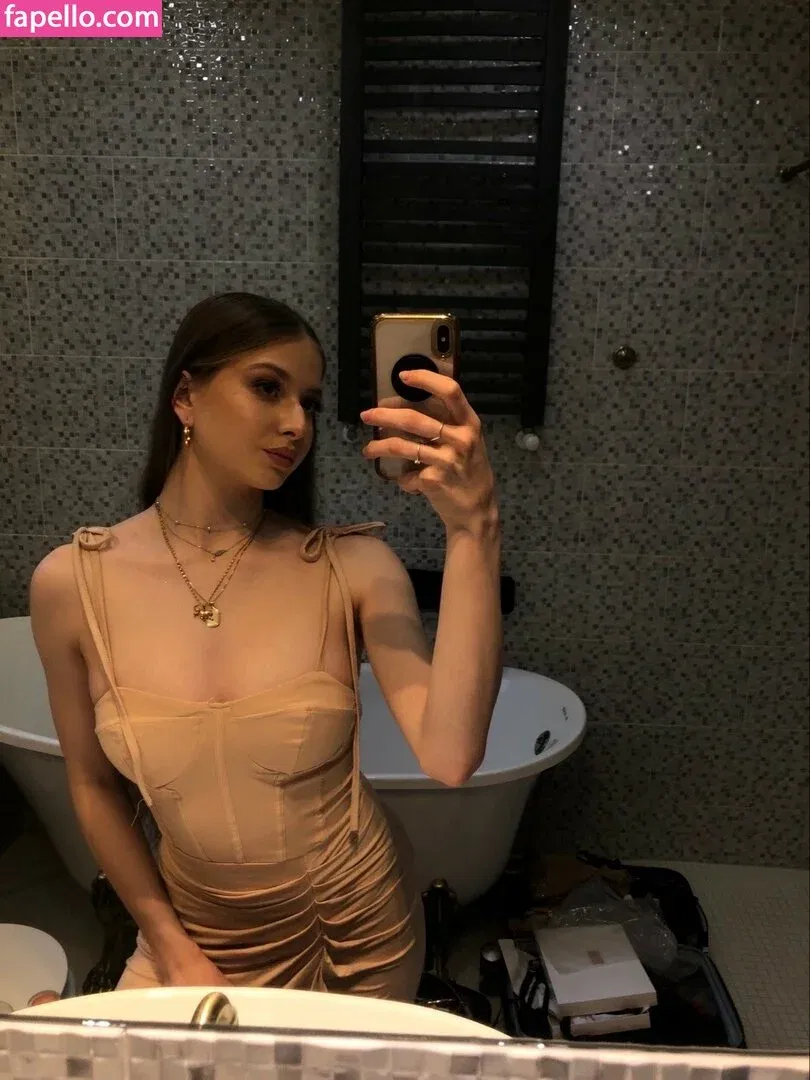 Amelia Korczak Onlyfans Photo Gallery 