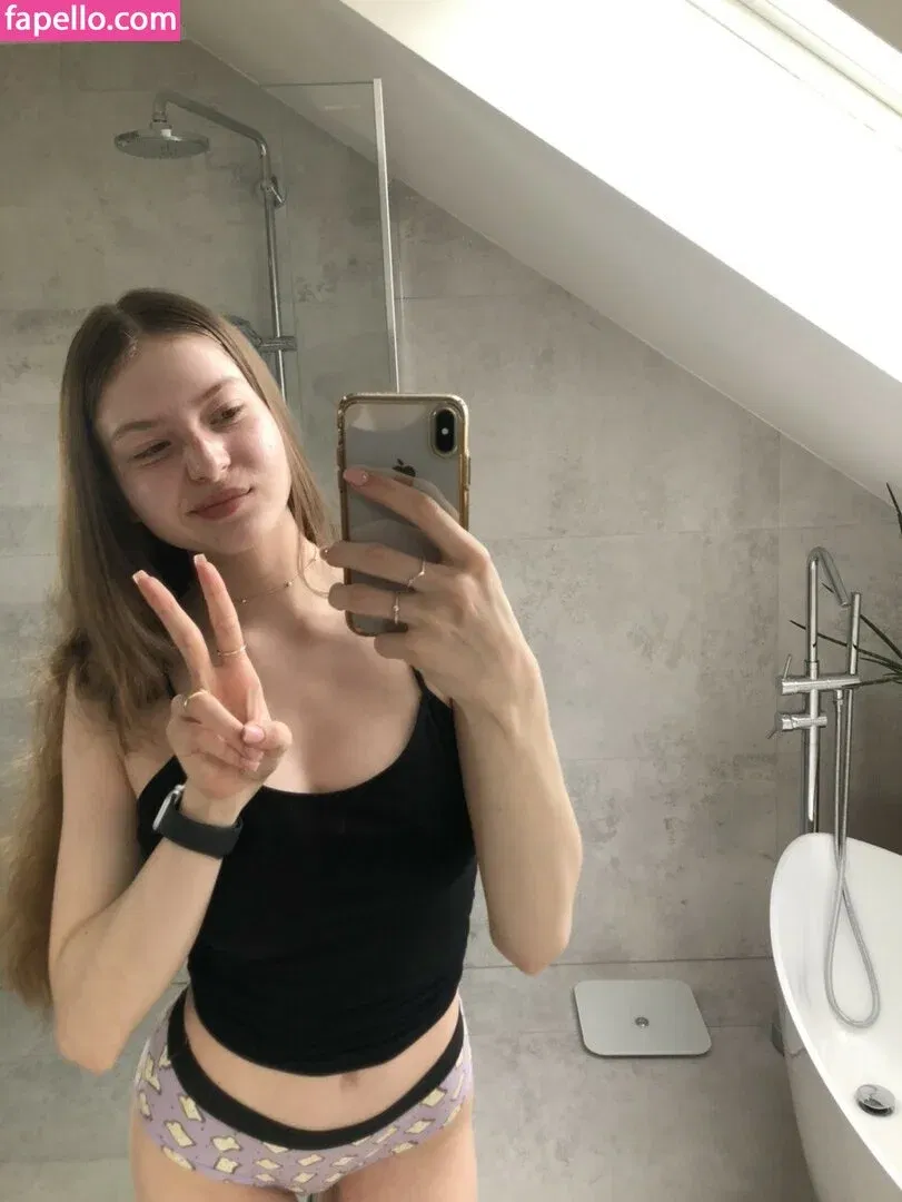 Amelia Korczak Onlyfans Photo Gallery 