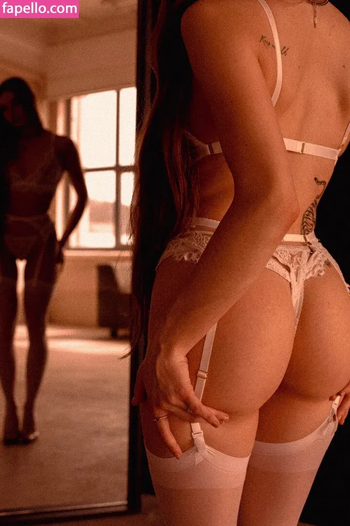 Amelia Korczak Onlyfans Photo Gallery 