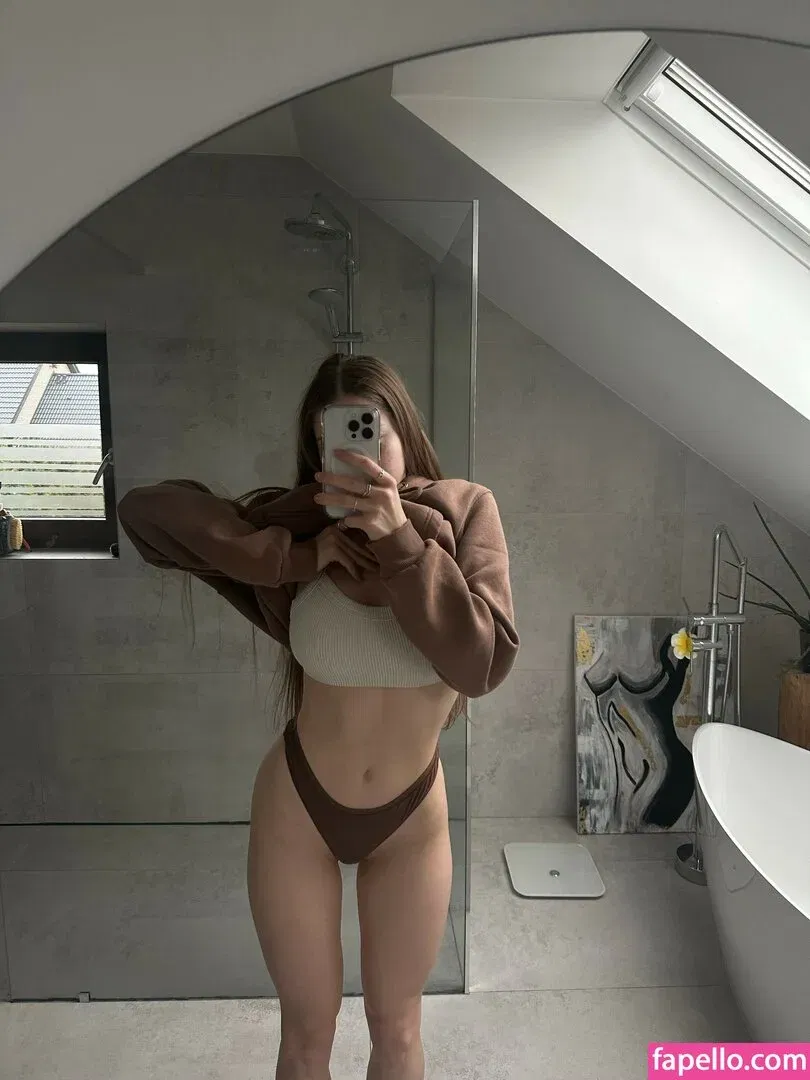 Amelia Korczak Onlyfans Photo Gallery 