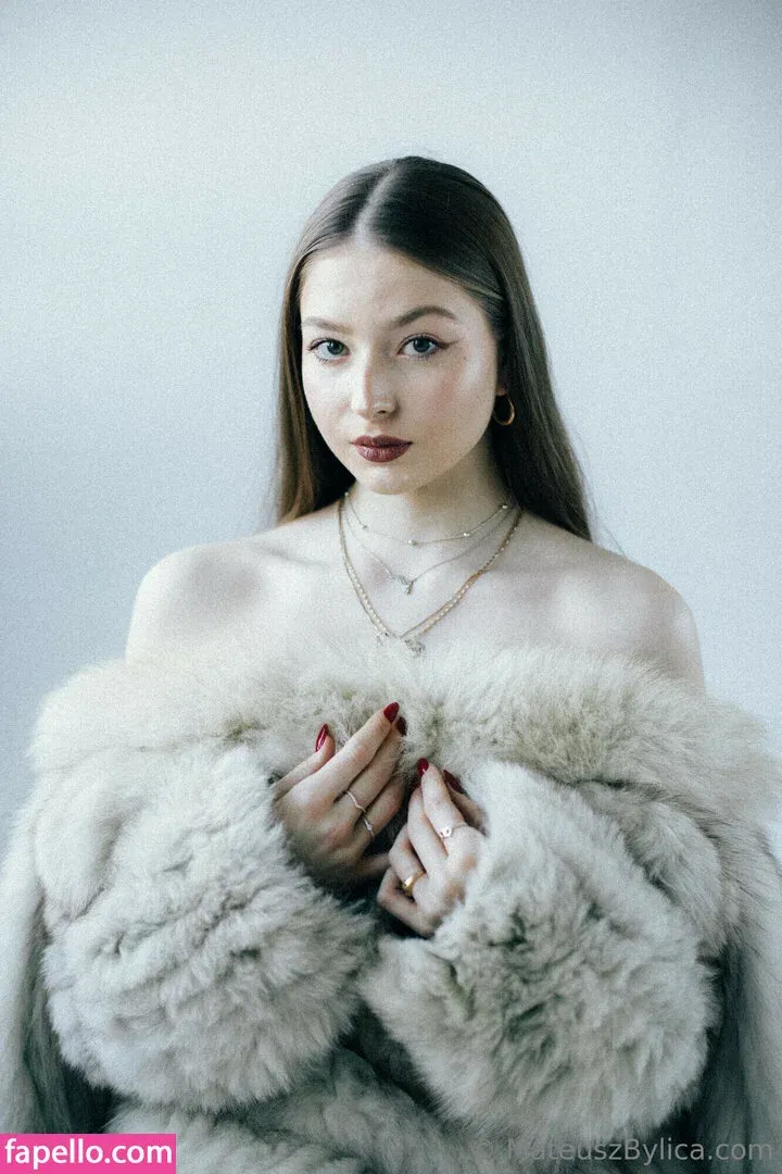 Amelia Korczak Onlyfans Photo Gallery 