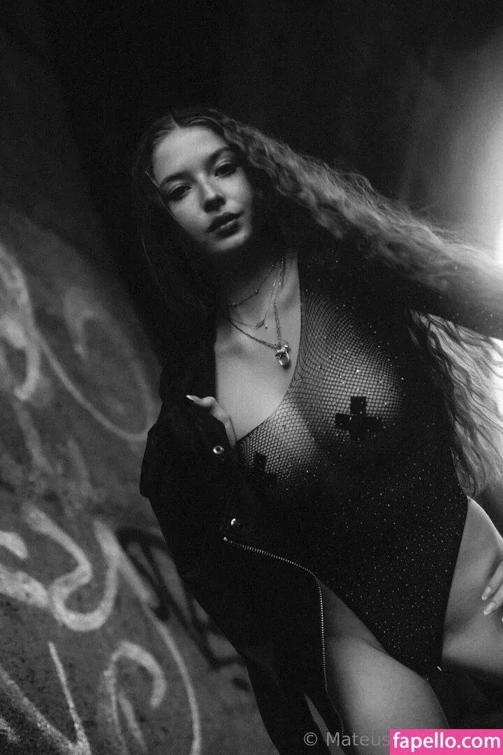 Amelia Korczak Onlyfans Photo Gallery 