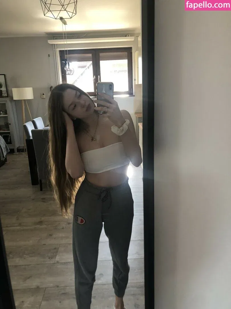 Amelia Korczak Onlyfans Photo Gallery 