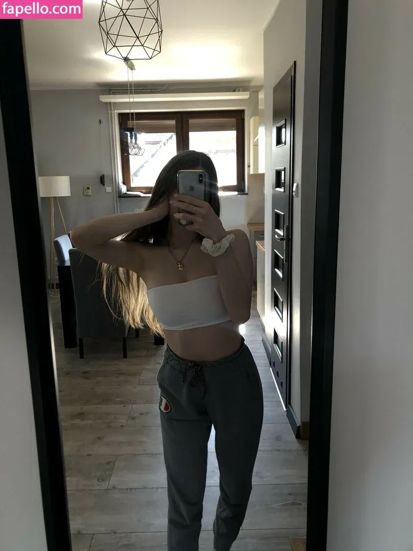 Amelia Korczak Onlyfans Photo Gallery 