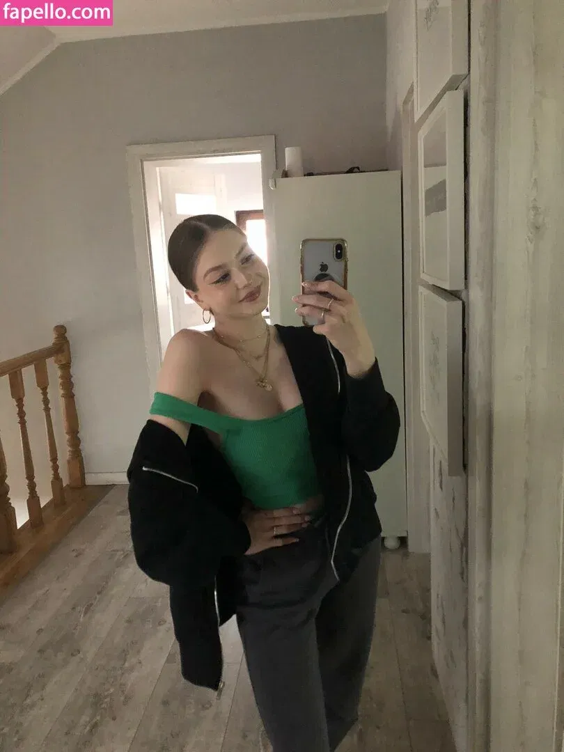 Amelia Korczak Onlyfans Photo Gallery 