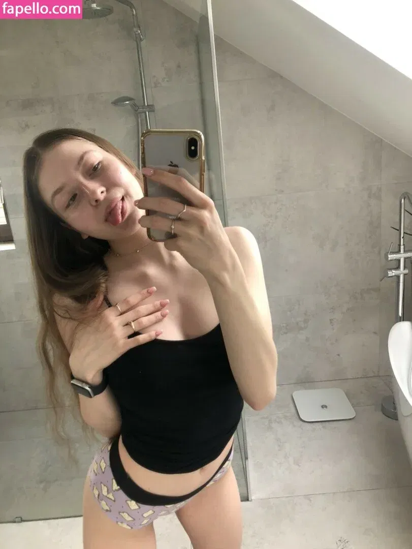 Amelia Korczak Onlyfans Photo Gallery 