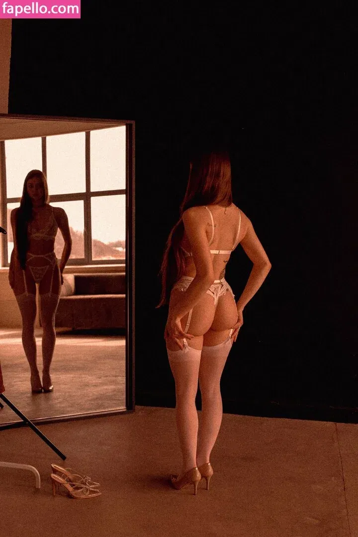 Amelia Korczak Onlyfans Photo Gallery 