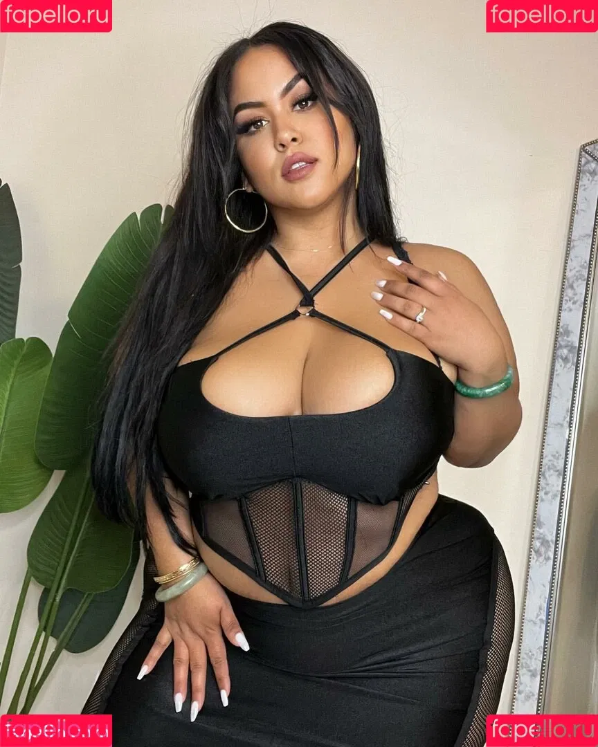 uilanibabe Onlyfans Photo Gallery 