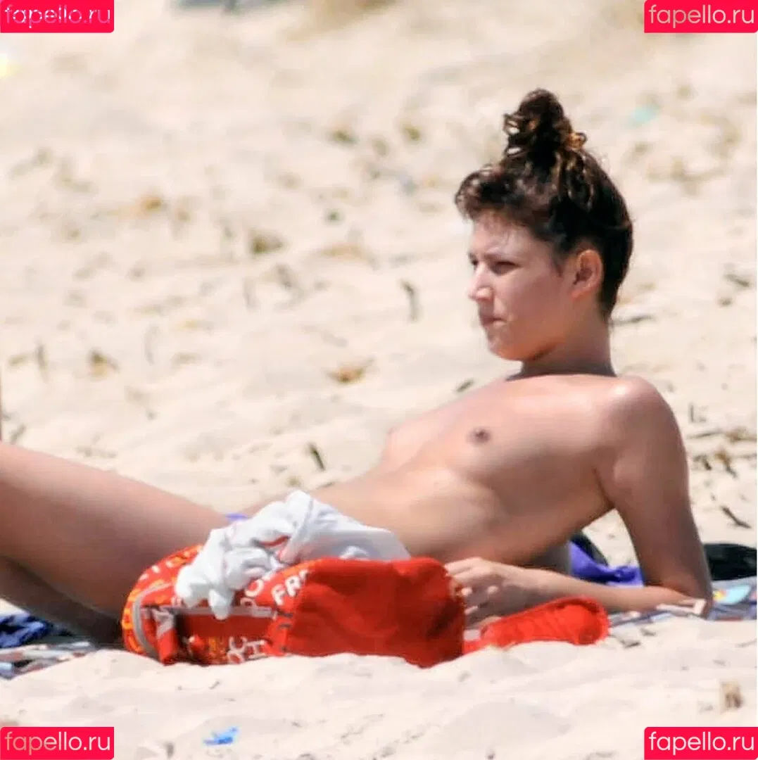 Úrsula Corberó Onlyfans Photo Gallery 
