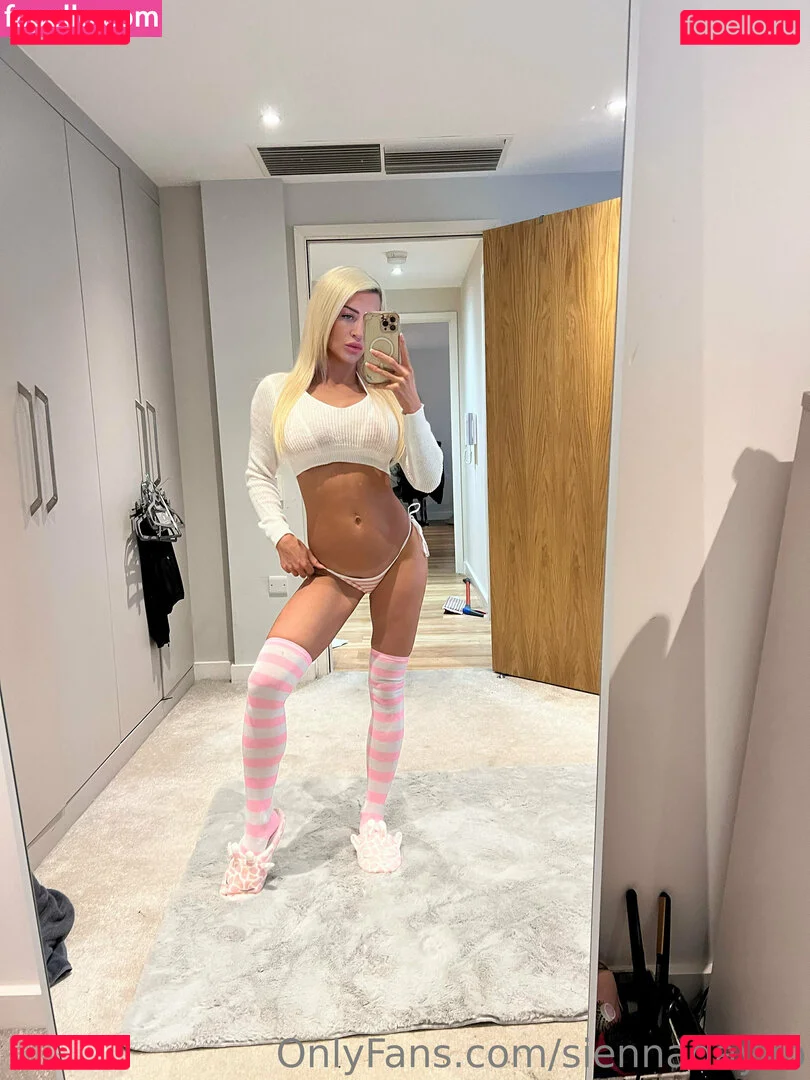 siennadayxo Onlyfans Photo Gallery 