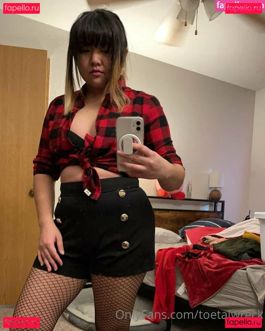 toetalwreck Onlyfans Photo Gallery 