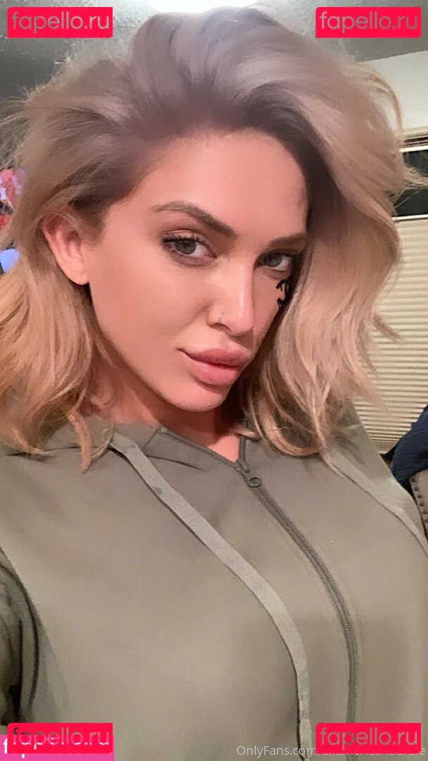 Christina Savoyy Onlyfans Photo Gallery 