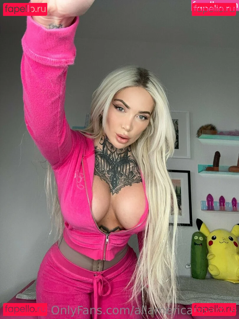 Christina Savoyy Onlyfans Photo Gallery 