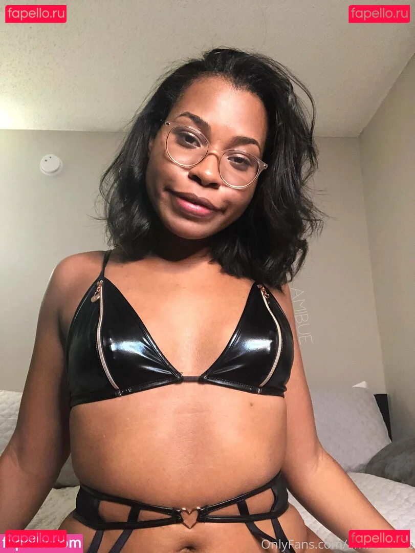 amibuefree Onlyfans Photo Gallery 