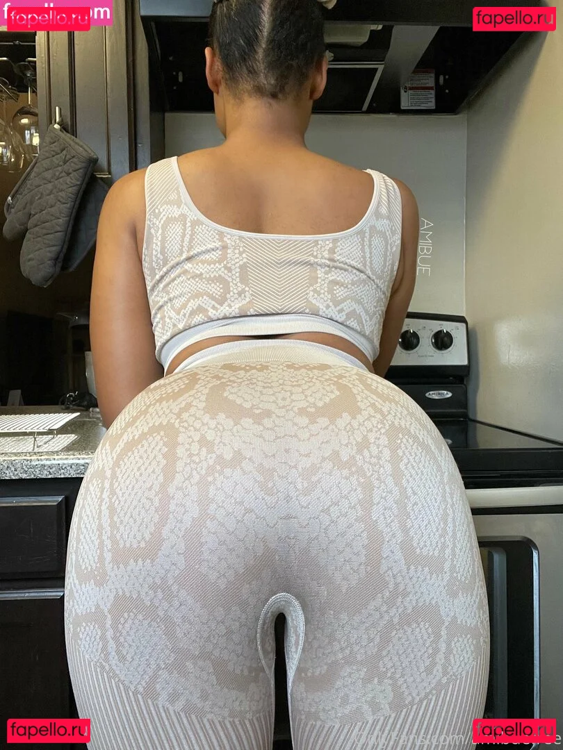 amibuefree Onlyfans Photo Gallery 