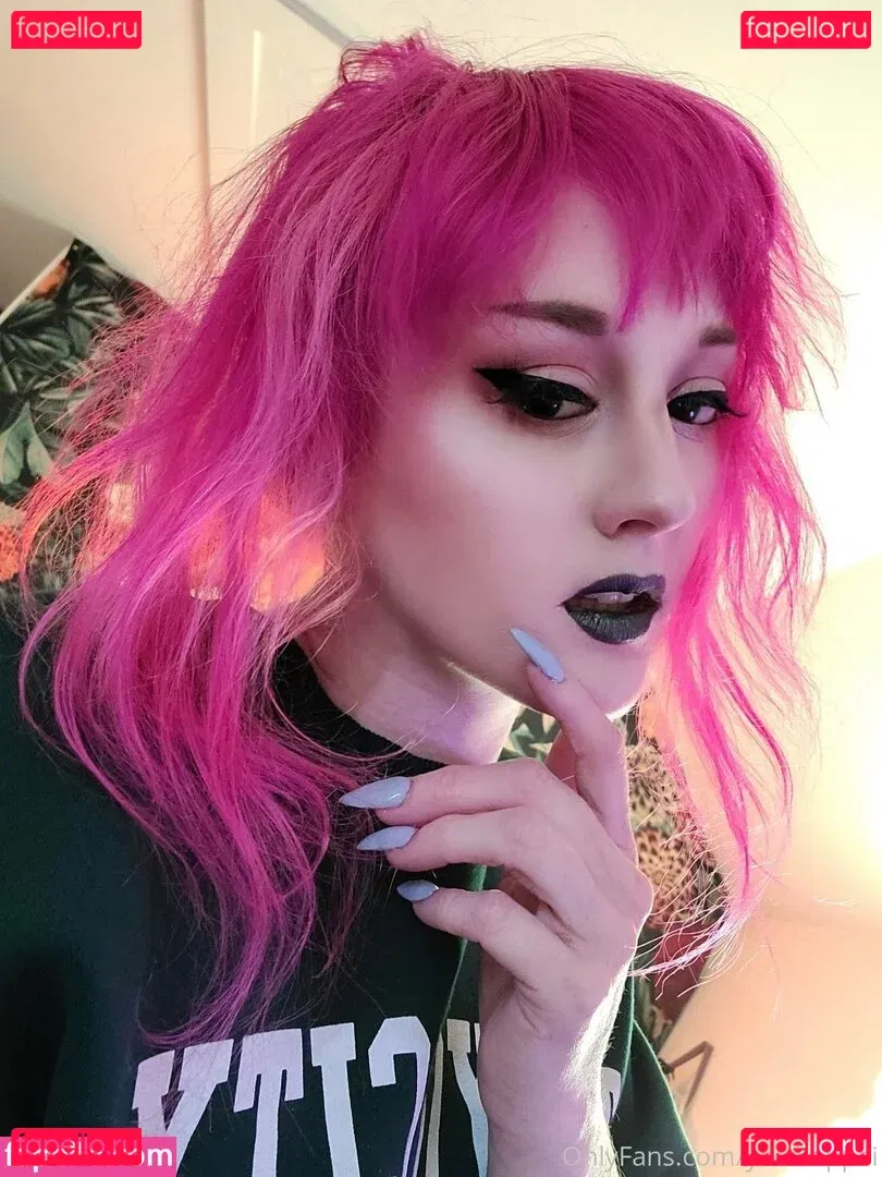 yokaioppai Onlyfans Photo Gallery 