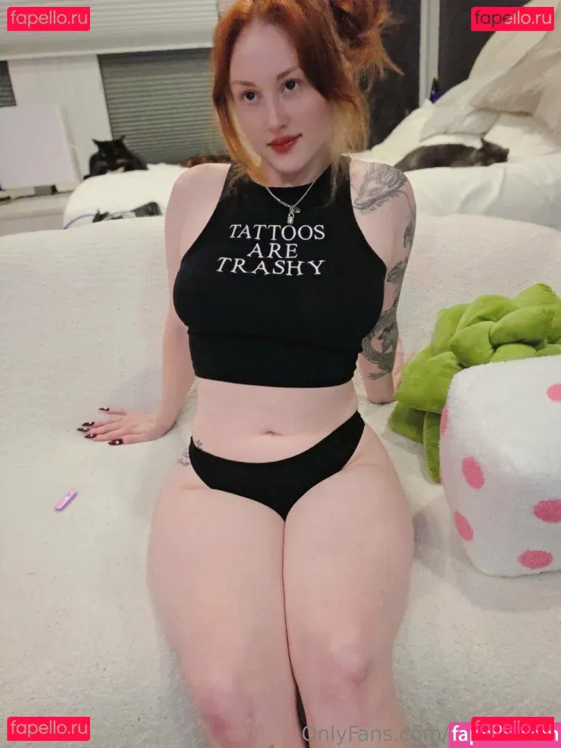 yokaioppai Onlyfans Photo Gallery 