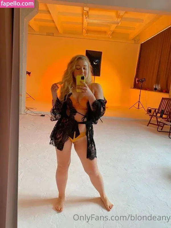 blondeany Onlyfans Photo Gallery 