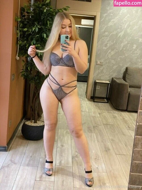 blondeany Onlyfans Photo Gallery 