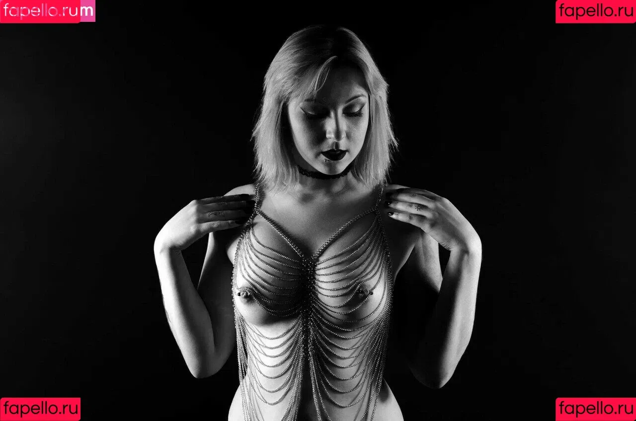 Midnight Mary Onlyfans Photo Gallery 