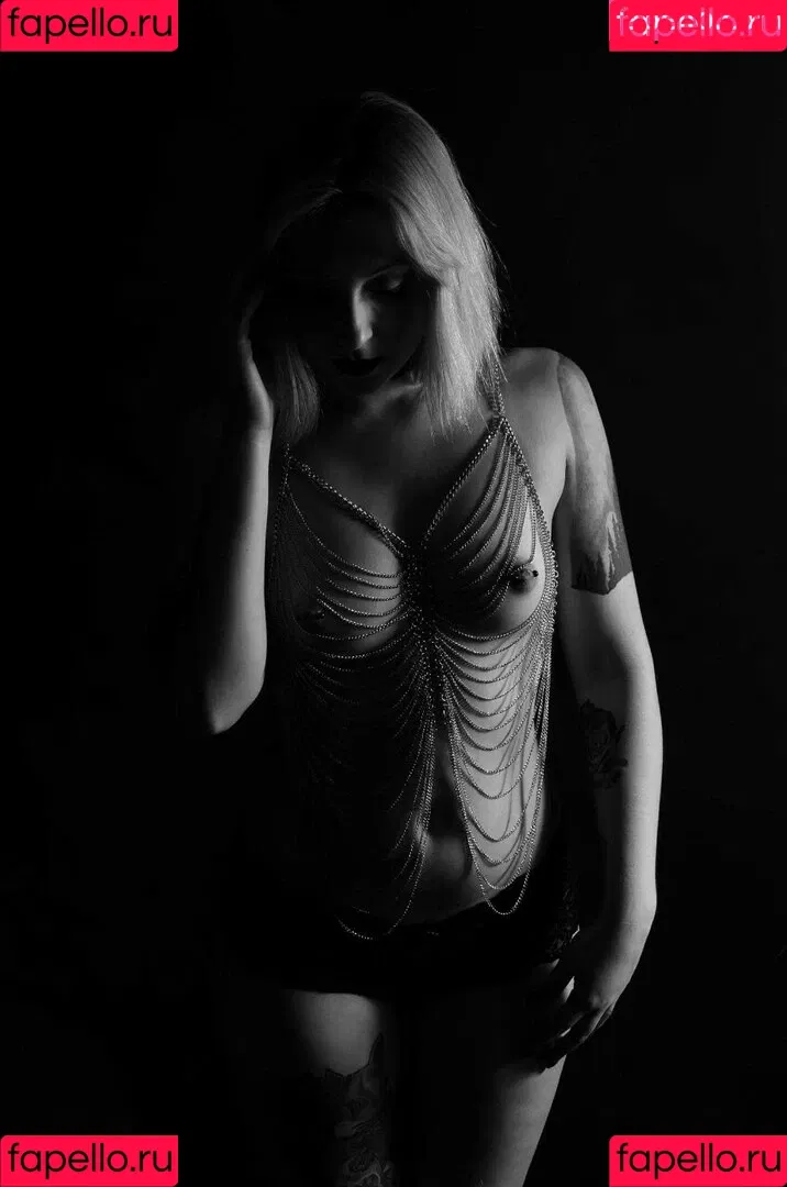Midnight Mary Onlyfans Photo Gallery 
