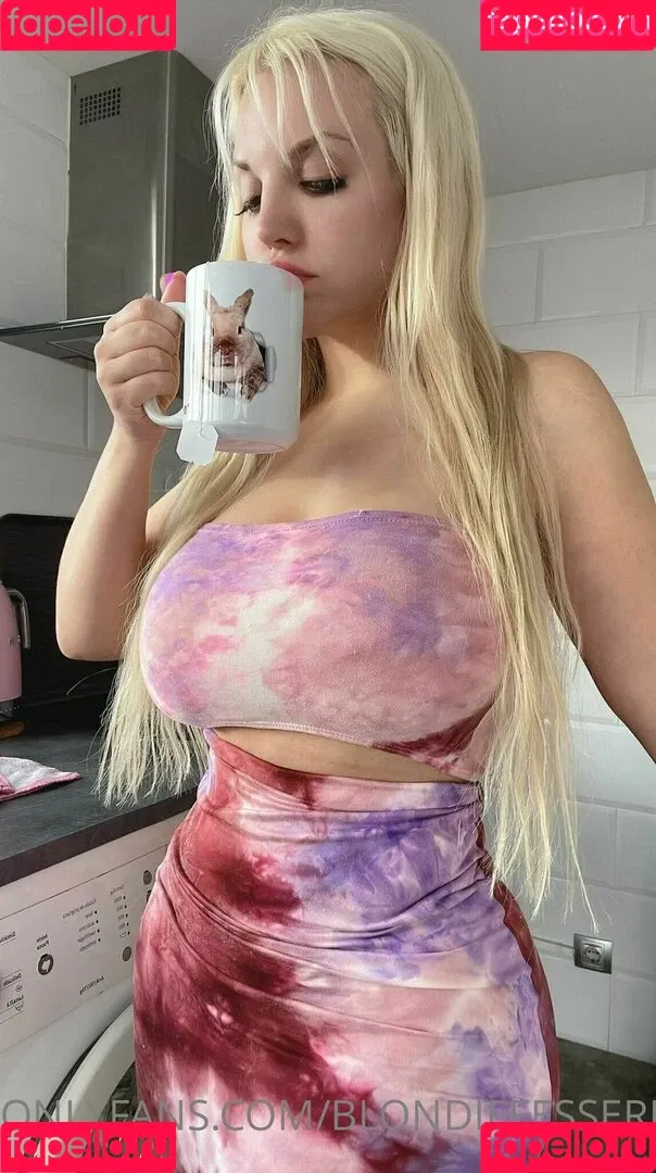 blondiefesser Onlyfans Photo Gallery 
