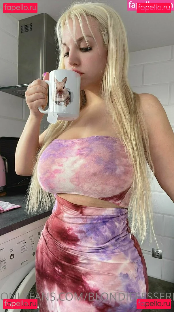 blondiefesser Onlyfans Photo Gallery 