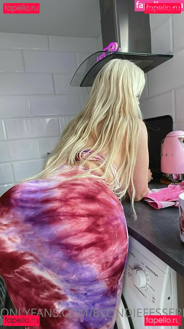 blondiefesser Onlyfans Photo Gallery 