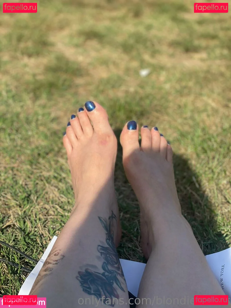 blondiefesser Onlyfans Photo Gallery 