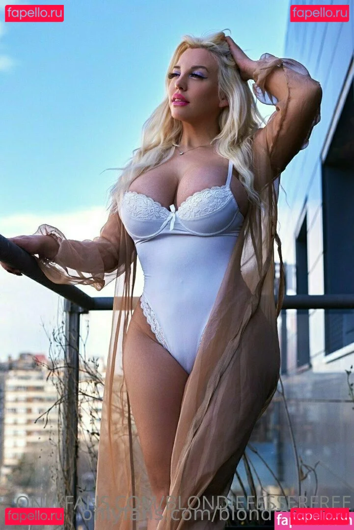 blondiefesser Onlyfans Photo Gallery 