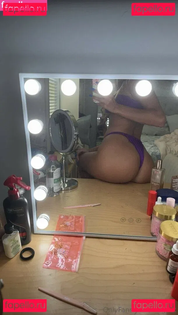 Megcrit Onlyfans Photo Gallery 